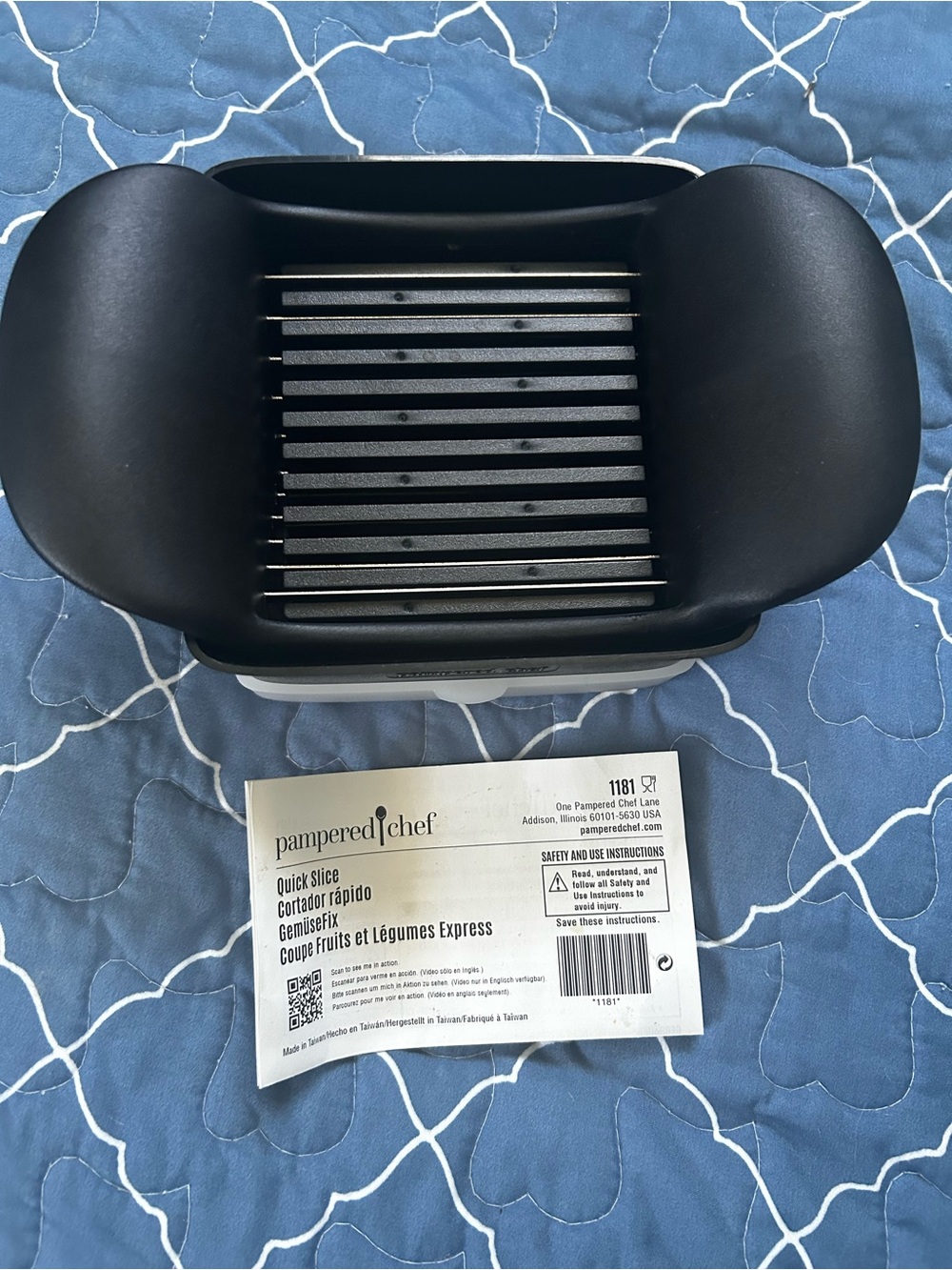 Pampered Chef Black Quick Slice - Black
